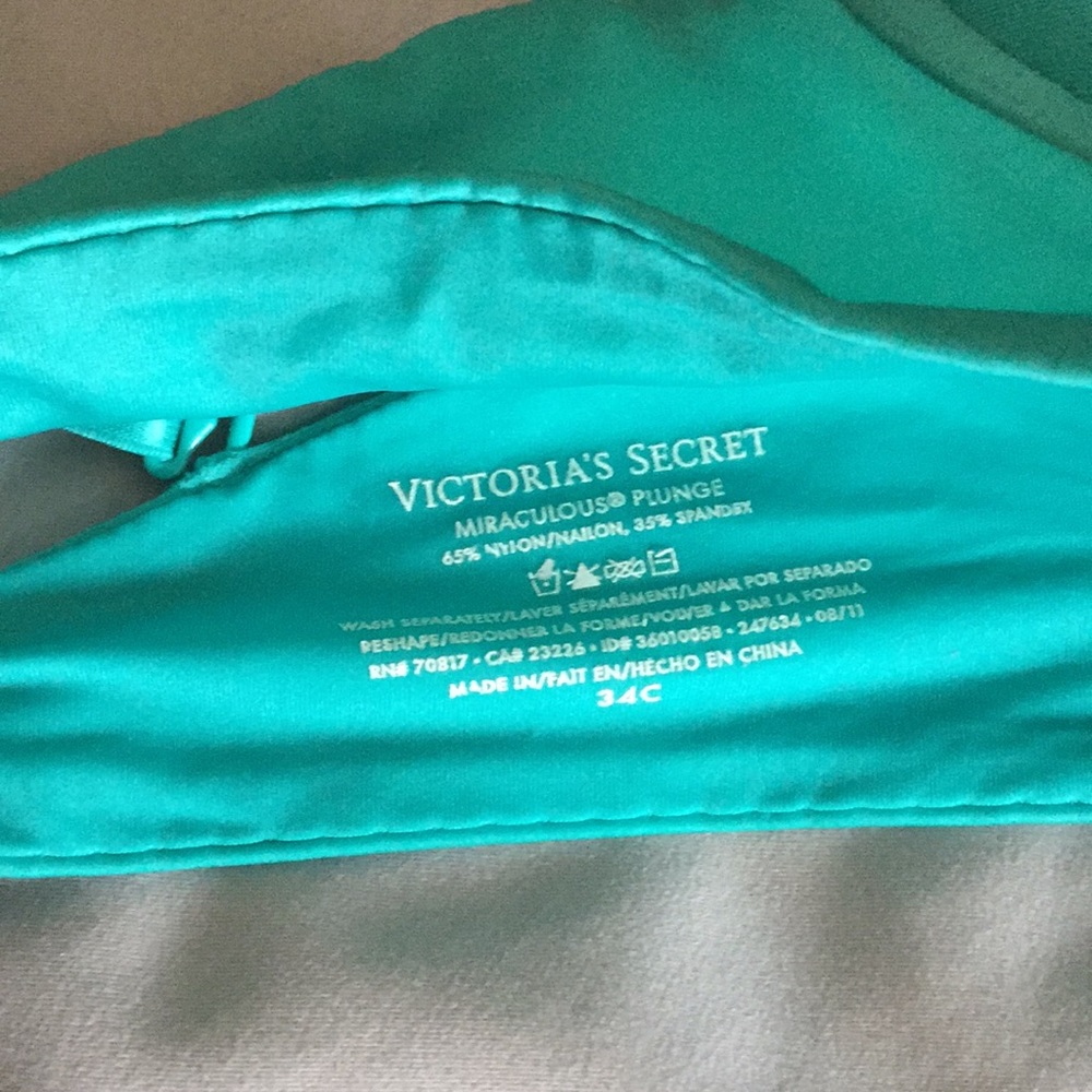 Bras - Picture 3 of 3